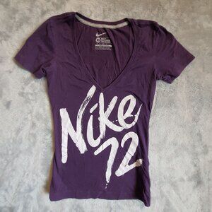 Nike 72 Slim Fit Tshirt XS Purple Vneck Graphic Tee Athleisure Athletic Sporty
